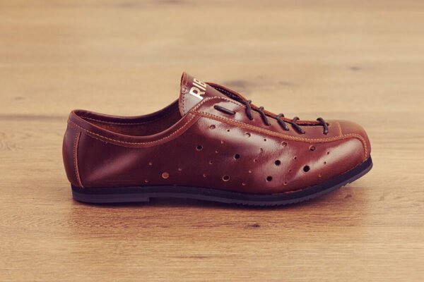 Leather cycling shoes