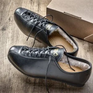 Winter retro cycling shoes